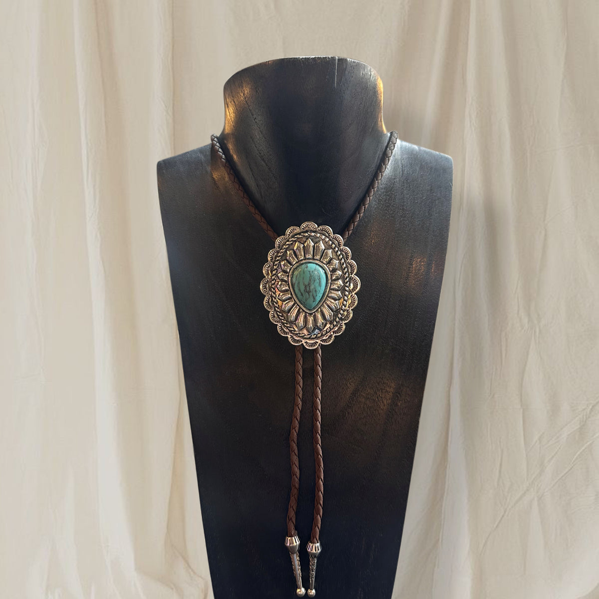 Iris Bolo
